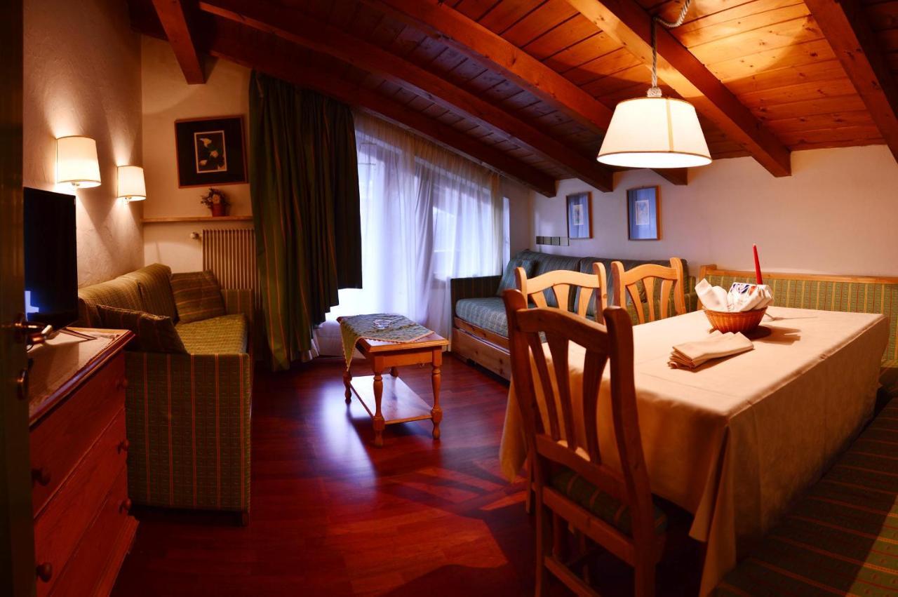 Appartamenti Astoria La Villa ลาวิลลา ภายนอก รูปภาพ